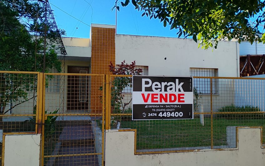 CASA CON DEPTO EN VENTA